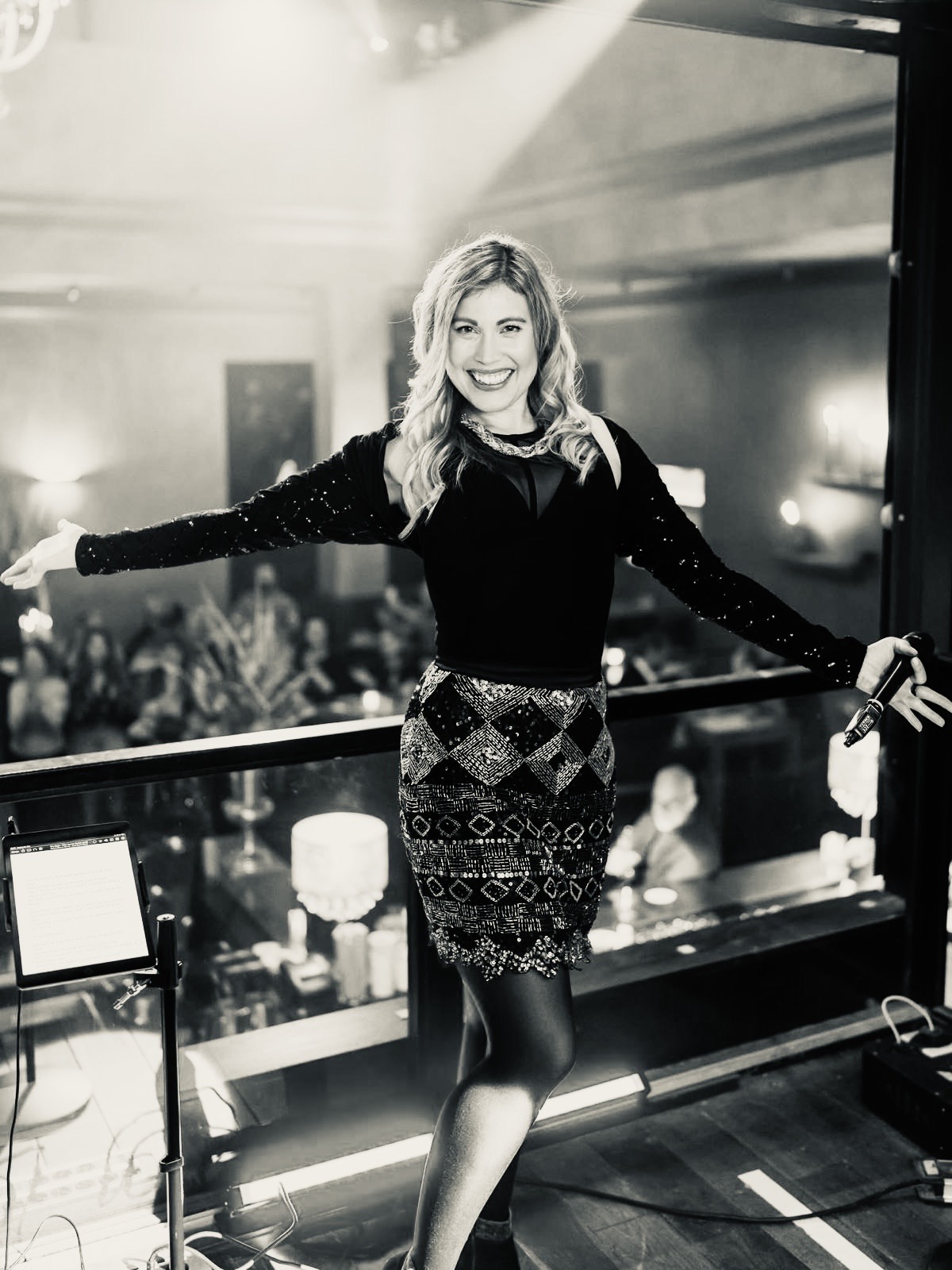 May Swan – Sängerin und Künstlerin aus Augsburg und München